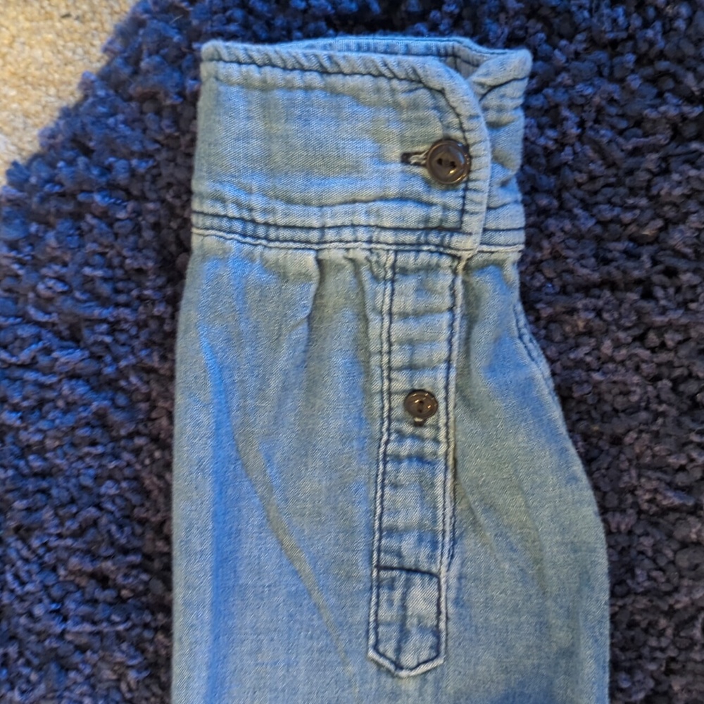 Gap Casual Chambray Button Down Shirt - image 5